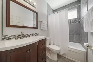 1713 Astor Ave, Oakbrook Terrace, IL 60181 - Photo 16