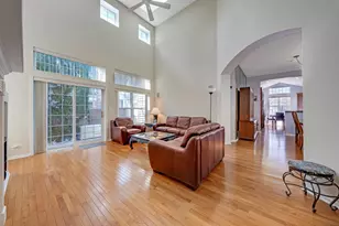 1713 Astor Ave, Oakbrook Terrace, IL 60181 - Photo 4