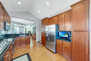 1713 Astor Ave, Oakbrook Terrace, IL 60181 - Photo 10