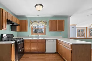 5573 Barnwood Dr, Gurnee, IL 60031 - Photo 6