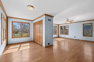 5573 Barnwood Dr, Gurnee, IL 60031 - Photo 10