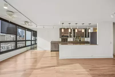 360 E Randolph Street #1102, Chicago, IL 60601 - Photo 6