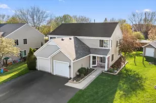 2847 Sorrel Row, Lake in the Hills, IL 60156 - Photo 2