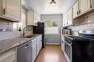 3 S School St, Mount Prospect, IL 60056 - Photo 4