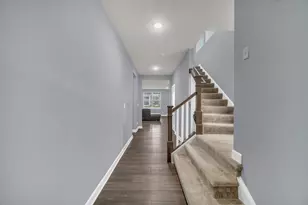5 Nelson Ln, Hawthorn Woods, IL 60047 - Photo 4