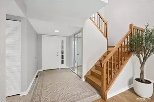 1102 Southbridge Ln, Schaumburg, IL 60194 - Photo 2