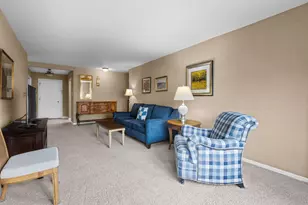 400 Ascot Dr, Park Ridge, IL 60068 - Photo 10