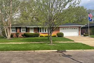 1312 Royal Dr, Montgomery, IL 60538 - Photo 2