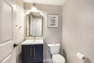 446 Mcdaniels Cir, Clarendon Hills, IL 60514 - Photo 12