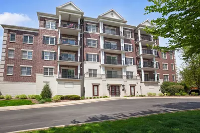446 McDaniels Circle #304, Clarendon Hills, IL 60514 - Photo 1