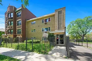 7544 S Saginaw Ave, Chicago, IL 60649 - Photo 1