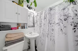 4735 N Keating Ave, Chicago, IL 60630 - Photo 8