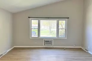525 Ryan Ln, West Dundee, IL 60118 - Photo 2