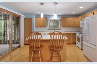 639 Hampshire Drive, Hampshire, IL 60140 - Photo 4