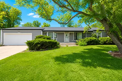 1635 Dun Lo Drive, Arlington Heights, IL 60004 - Photo 1