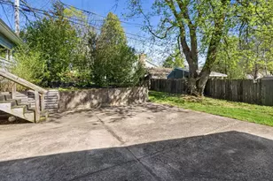 327 Kenwood Dr, Round Lake Park, IL 60073 - Photo 16
