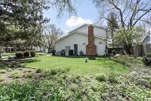 901 Crestfield Ave, Libertyville, IL 60048 - Photo 26
