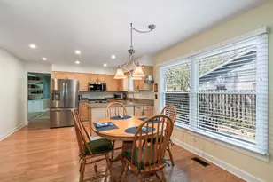 901 Crestfield Ave, Libertyville, IL 60048 - Photo 4