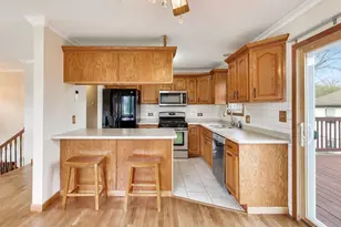 387 Lakewood Dr, Antioch, IL 60002 - Photo 8
