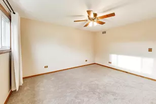 387 Lakewood Dr, Antioch, IL 60002 - Photo 10