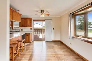 387 Lakewood Dr, Antioch, IL 60002 - Photo 6