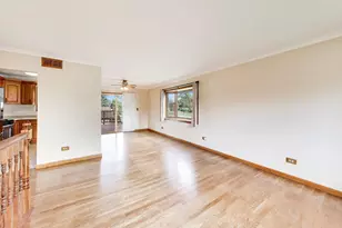 387 Lakewood Dr, Antioch, IL 60002 - Photo 4