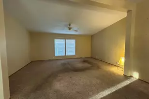 2250 Sunrise Dr, Belvidere, IL 61008 - Photo 4
