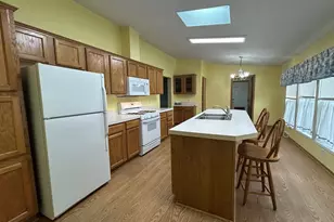 2250 Sunrise Dr, Belvidere, IL 61008 - Photo 8