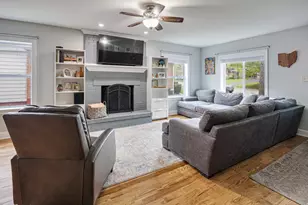 1020 Dean St, Saint Charles, IL 60174 - Photo 4