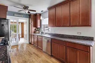 1020 Dean St, Saint Charles, IL 60174 - Photo 8