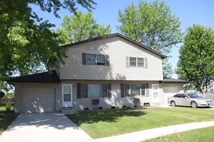 112 Appletree Ct, Yorkville, IL 60560 - Photo 2