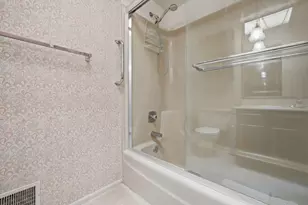 2014 Cimarron Dr, Freeport, IL 61032 - Photo 14