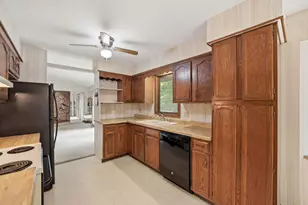 2014 Cimarron Dr, Freeport, IL 61032 - Photo 6
