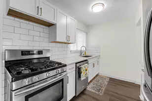 1117 156th Pl, Calumet City, IL 60409 - Photo 4