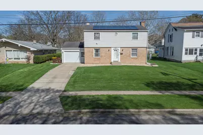 1437 S Walnut Avenue, Freeport, IL 61032 - Photo 1