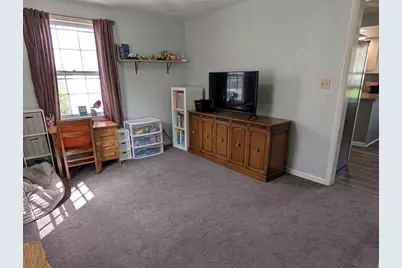1437 S Walnut Avenue, Freeport, IL 61032 - Photo 10
