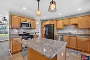 1461 Hillcrest Ave, Hanover Park, IL 60133 - Photo 4