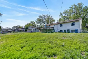 1461 Hillcrest Ave, Hanover Park, IL 60133 - Photo 18