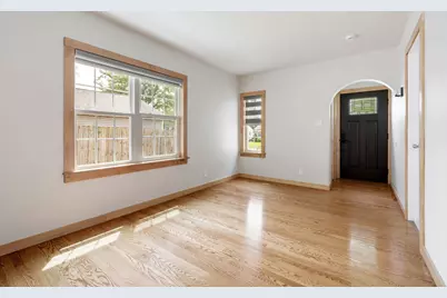 408 S Elmwood Drive, Aurora, IL 60506 - Photo 2