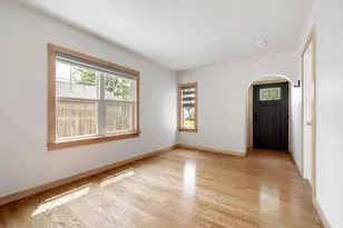 408 S Elmwood Dr, Aurora, IL 60506 - Photo 2