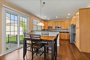 2744 Moutray Ln, North Aurora, IL 60542 - Photo 6