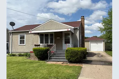 1810 Prospect Avenue, Peru, IL 61354 - Photo 2