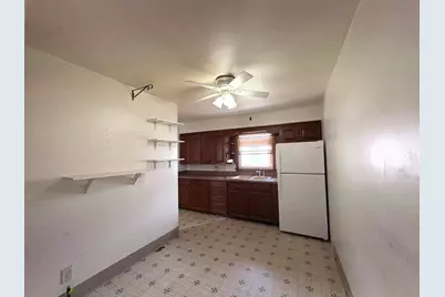 1810 Prospect Avenue, Peru, IL 61354 - Photo 6