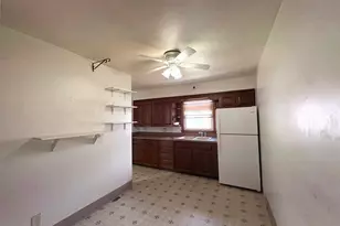1810 Prospect Ave, Peru, IL 61354 - Photo 6
