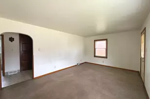 1810 Prospect Ave, Peru, IL 61354 - Photo 4