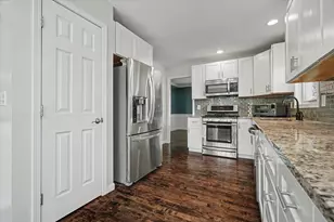 206 E Tomaras Ave, Savoy, IL 61874 - Photo 12