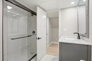 9442 S Octavia Ave, Bridgeview, IL 60455 - Photo 20