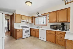 2036 13th St, Moline, IL 61265 - Photo 16