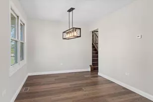 9 Red Bud Ct, Bolingbrook, IL 60490 - Photo 4