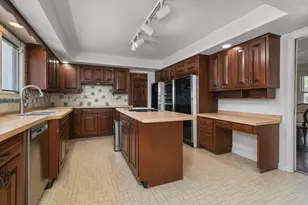 37 Forest Hills Rd, Lake Bluff, IL 60044 - Photo 14